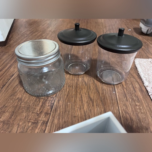 Bundle of baskets and jars - Picture 4 of 6